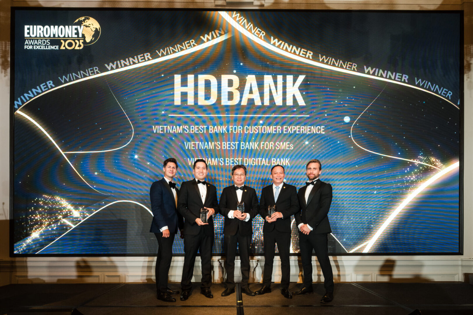 HDBank lập “hat-trick” giải thưởng Euromoney 2025, khẳng định vị thế quốc tế của ngân hàng Việt